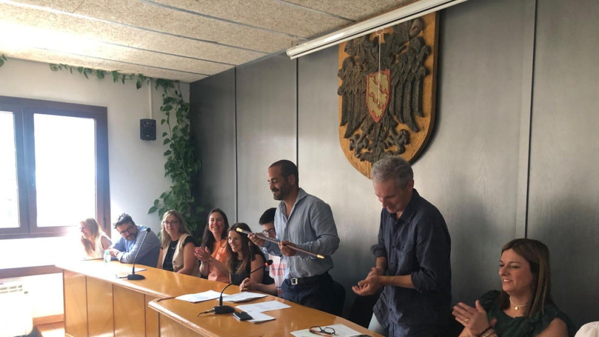 Baldo Farré pren de nou la vara d’alcalde al final del ple de Sort.