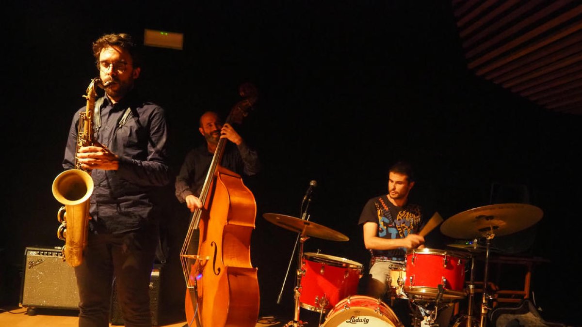 Lluc Casares, Ignasi González y Genís Bagés, en el ‘Lleida Jazz Cava’.
