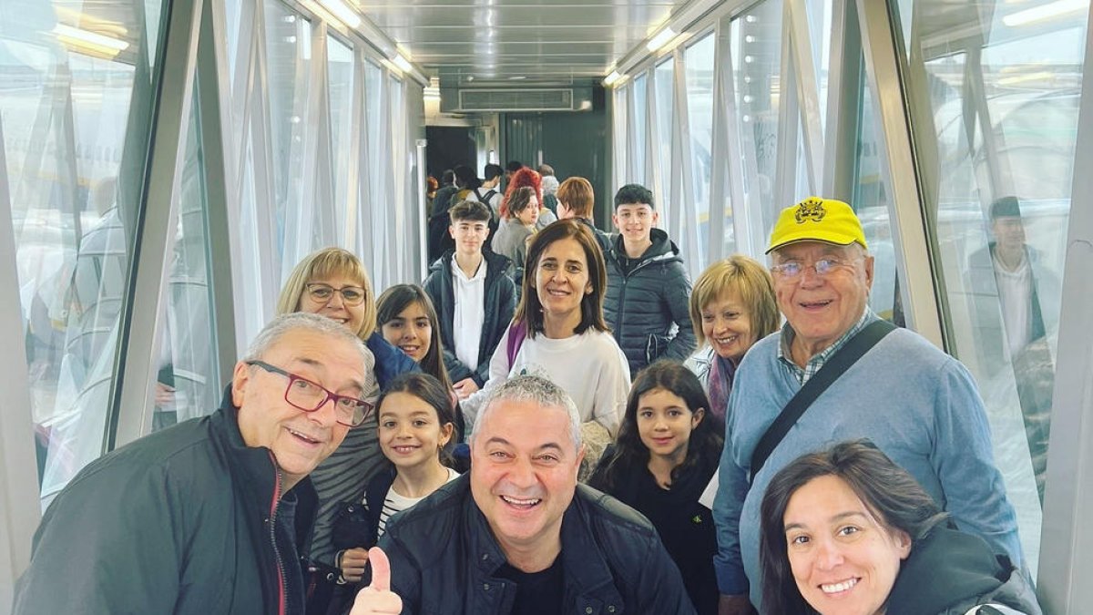Aficionats del Vila-sana van viatjar ahir cap a Portugal.