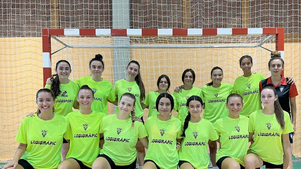 La plantilla del juvenil femenino del Linyola de fútbol sala.