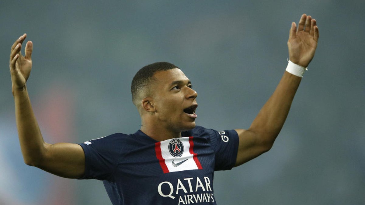 Kylian Mbappé celebra un gol amb el PSG aquesta temporada.