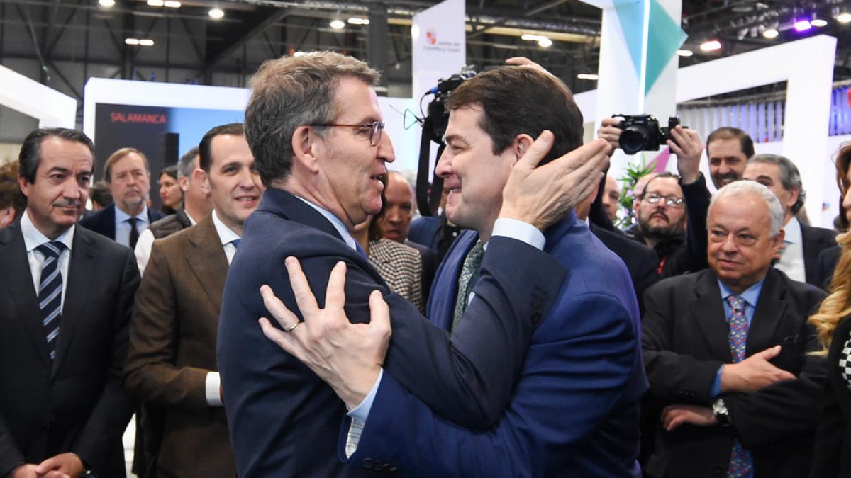 Alfonso Fernández Mañueco ayer junto a Alberto Núñez Feijóo.
