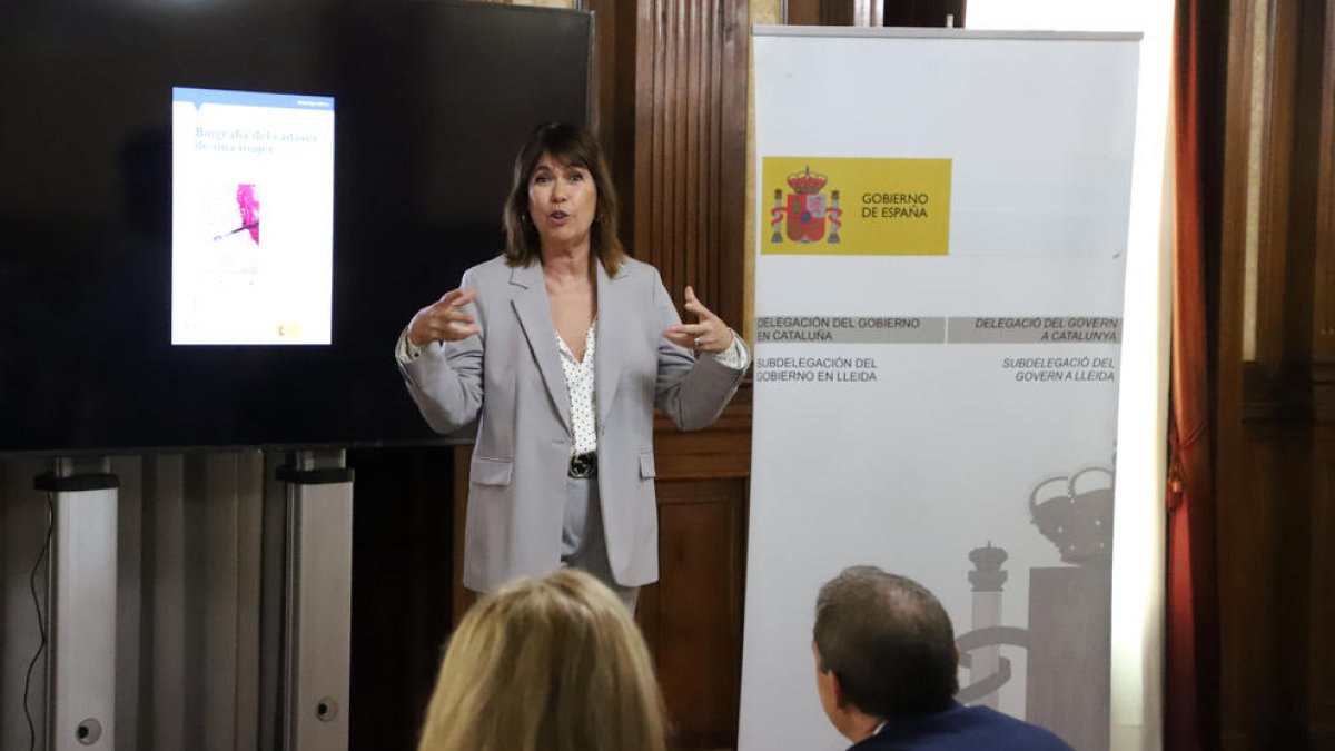 La directora Mabel Lozano, durant la presentació ahir a la subdelegació del Govern espanyol.