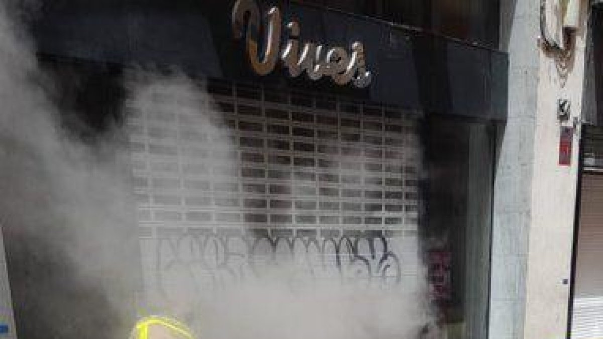 Incendio en una zapatería del Eje Comercial de Lleida.