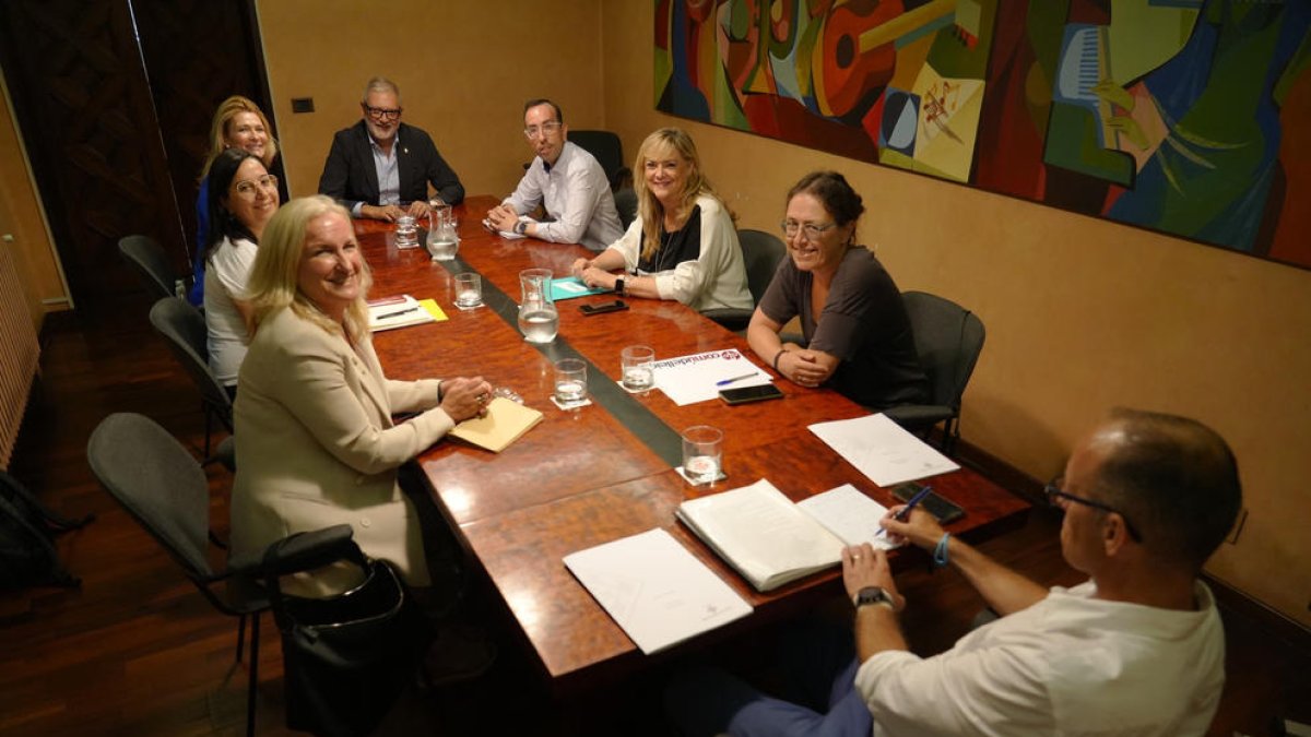 Imagen de la constitución de la junta de portavoces.