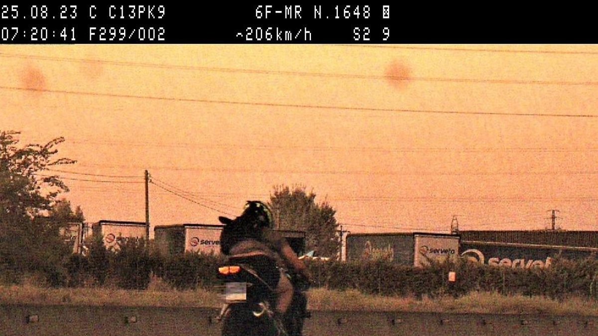 Denunciat penalment un motorista per circular a 206 km/h per la C-13 a Alcoletge