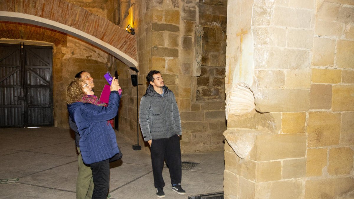 Els primers visitants del monestir d’Avinganya.