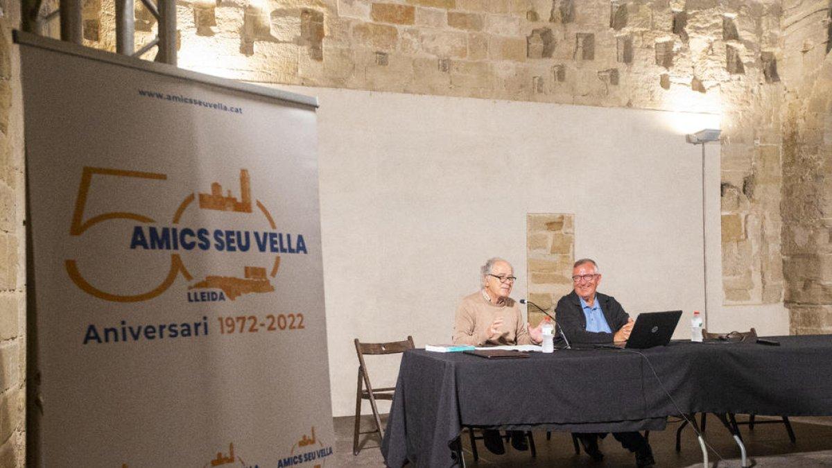 Josep Varela, ayer junto al presidente de los Amics de la Seu Vella.