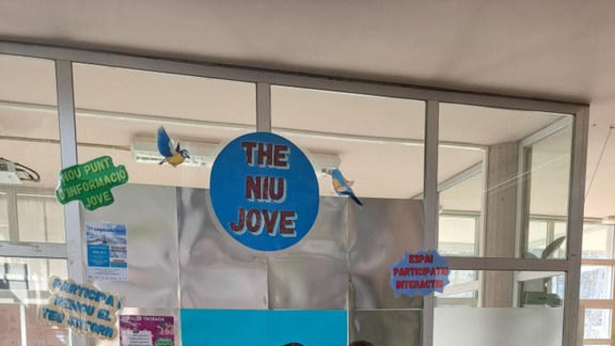 El punto de información juvenil en el INS Pont de Suert.