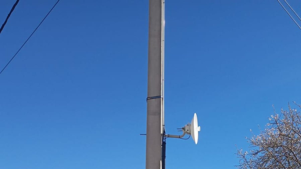 La antena instalada en el pueblo de Sant Esteve de la Sarga.