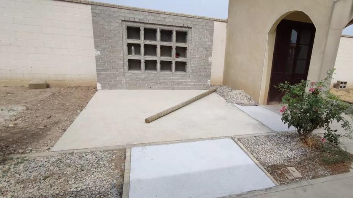 Construcción de nichos - El consistorio de Vilanova de Bellpuig ha llevado a cabo trabajos de ampliación del cementerio y se han construido un total de 24 nuevos nichos, así como también una docena de columbarios.