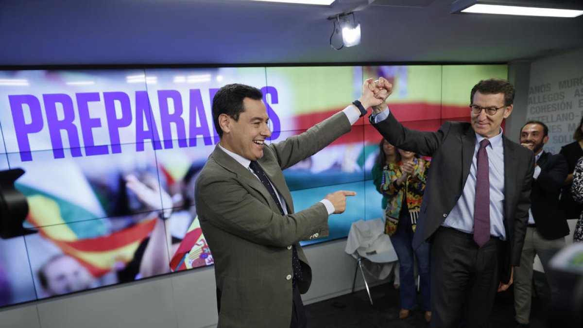 El líder del PP, Alberto Núñez Feijóo, va celebrar ahir la victòria de Juanma Moreno a Andalusia.
