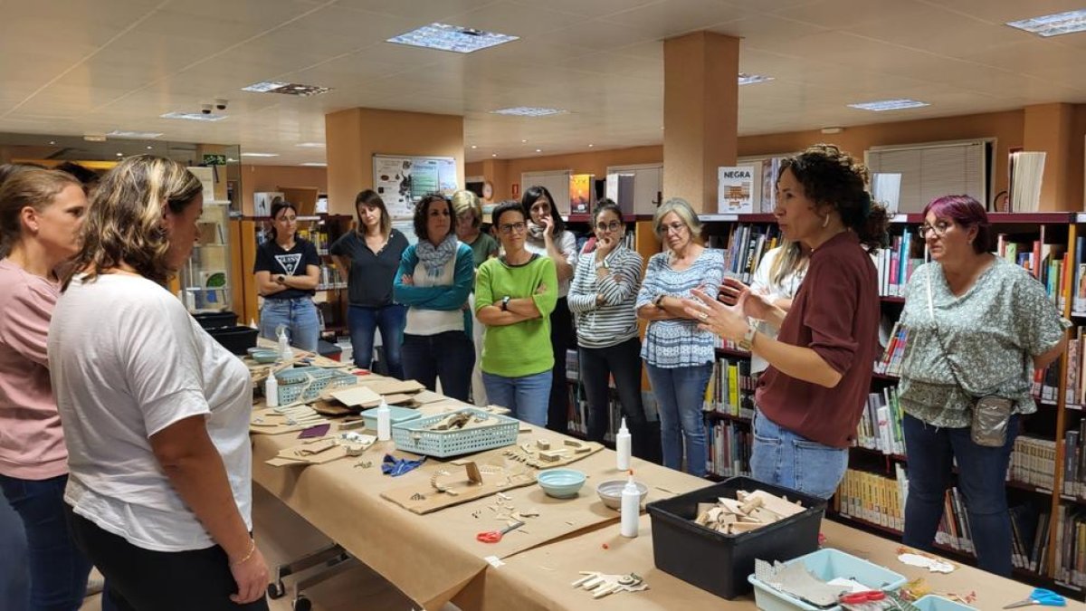 Montse Tarragona conduciendo una de las actividades.