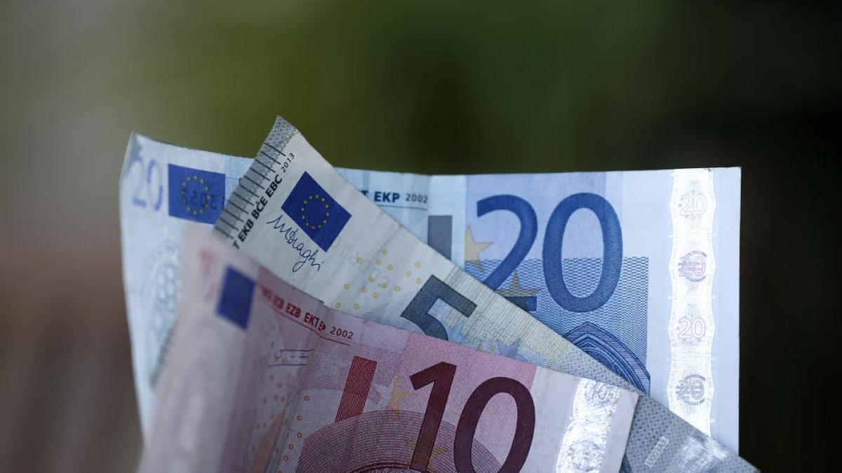 Xec de 200 euros per a 40.000 llars de Lleida i rebaixa de l'IVA d'aliments