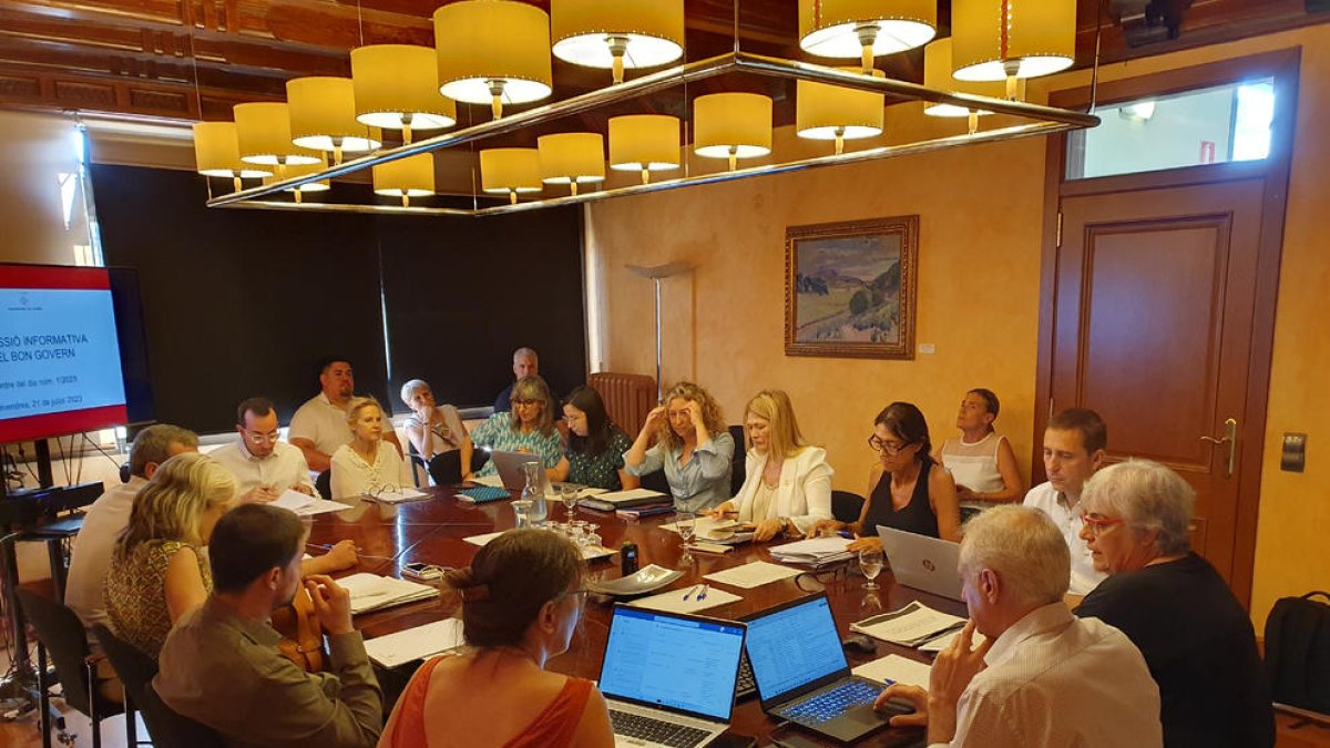 La comisión de Buen Gobierno se reunió ayer por la mañana.