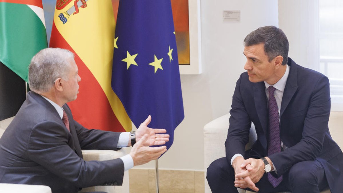 Pedro Sánchez es va reunir ahir amb el rei de Jordània al Palau de la Moncloa.