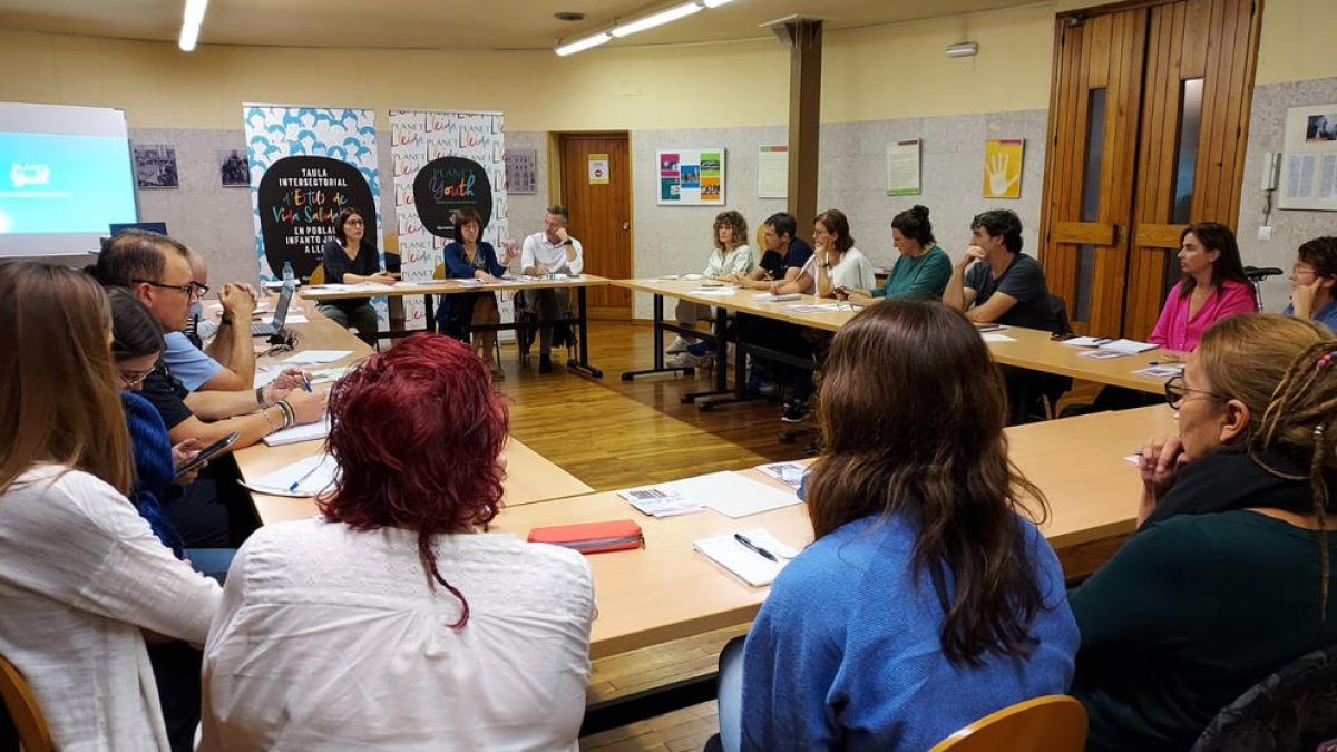 La mesa intersectorial de estilos de vida saludables en jóvenes.