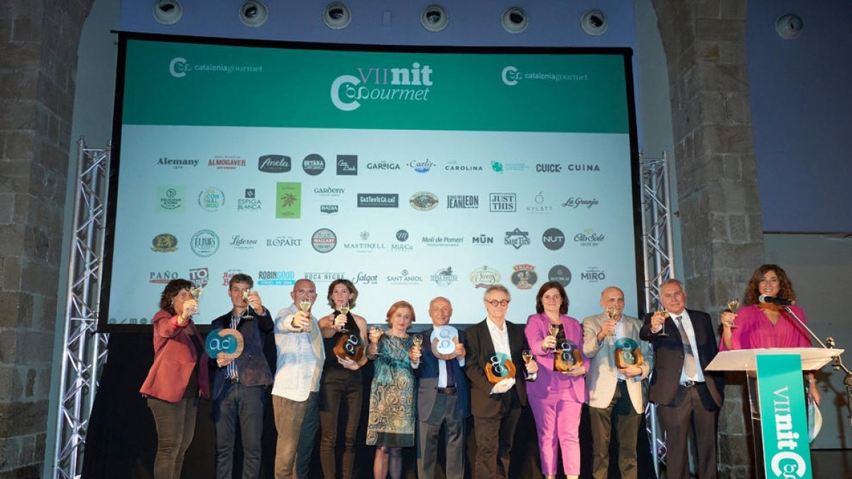 Foto de familia de los premiados en la Nit Gourmet Català, celebrada el martes en Barcelona.