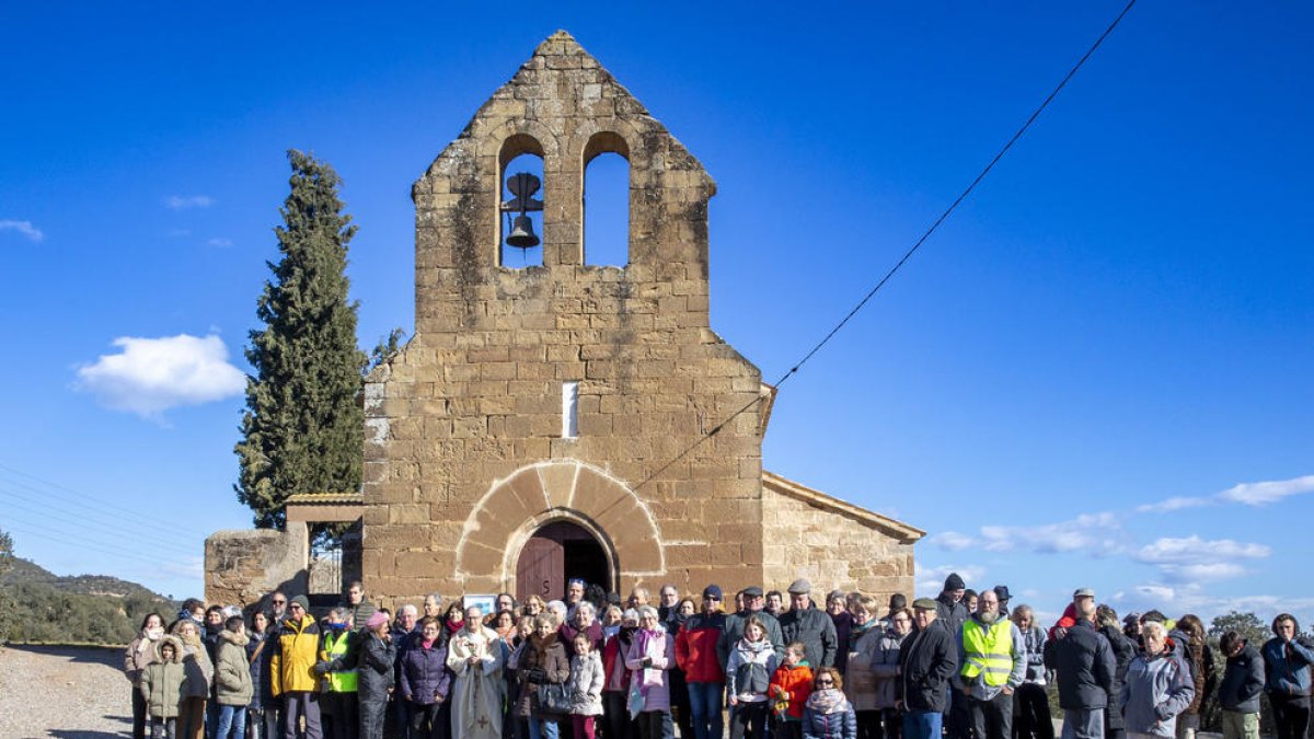Caminada i missa per celebrar ahir la festa de Sant Sebastià a Ponts.