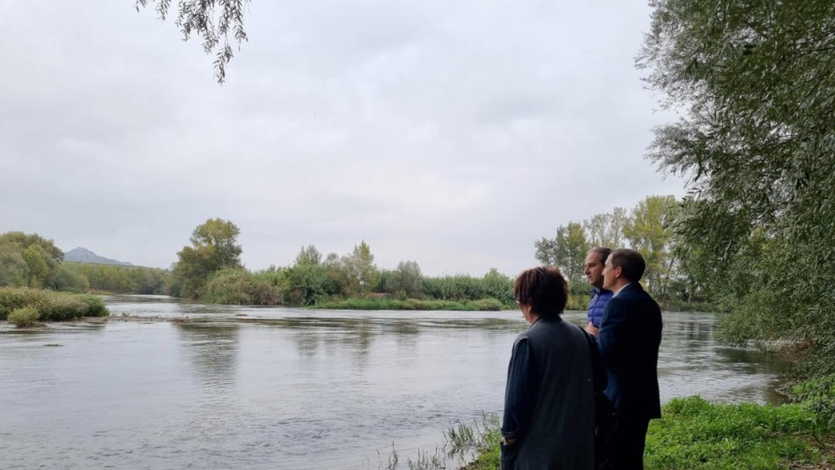 La visita efectuada ayer al Aiguabarreig de La Granja d’Escarp.