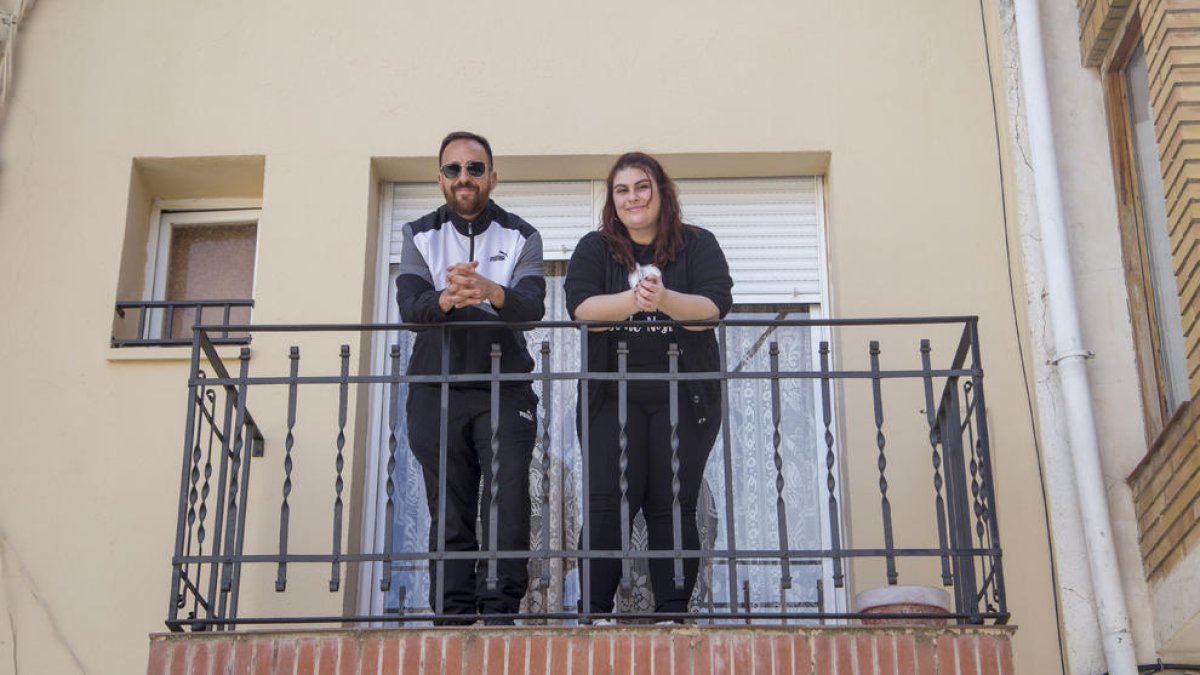 Renzo i Yanaina són uruguaians i fa molt poc que viuen a Aspa