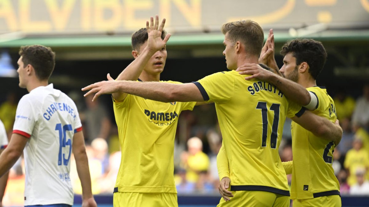 3-4. El Barcelona s'emporta una bogeria de partit a La Cerámica