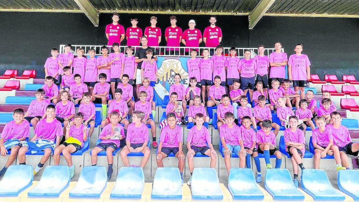 El campeón del Mundo y de Europa, Joan Capdevila, visita su campus en Tàrrega