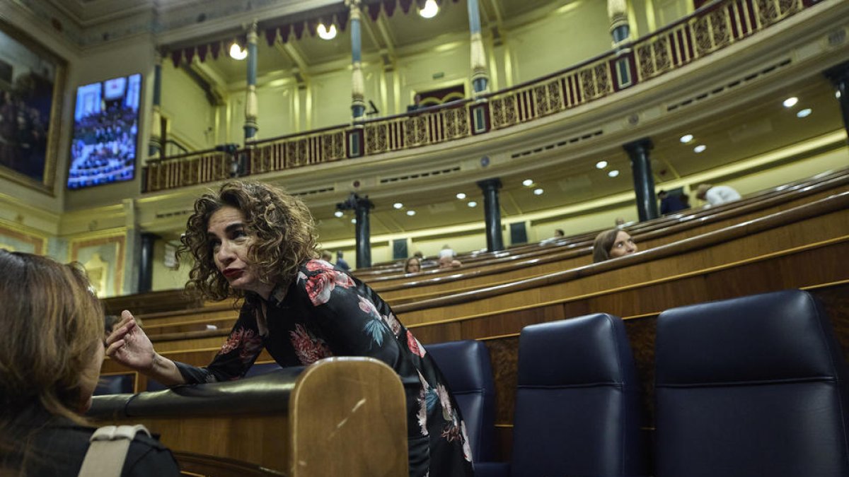 La ministra de Hacienda, María Jesús Montero, durante una sesión plenaria en el Congreso de los Diputados.