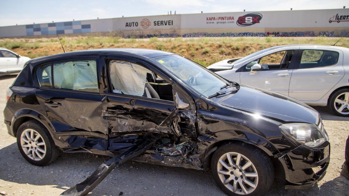 Un dels vehicles implicats ahir en la col·lisió.