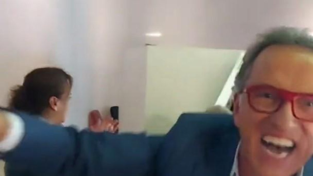 VÍDEO | Así celebró el premio Ondas Jordi Hurtado y el equipo de 'Saber y ganar'