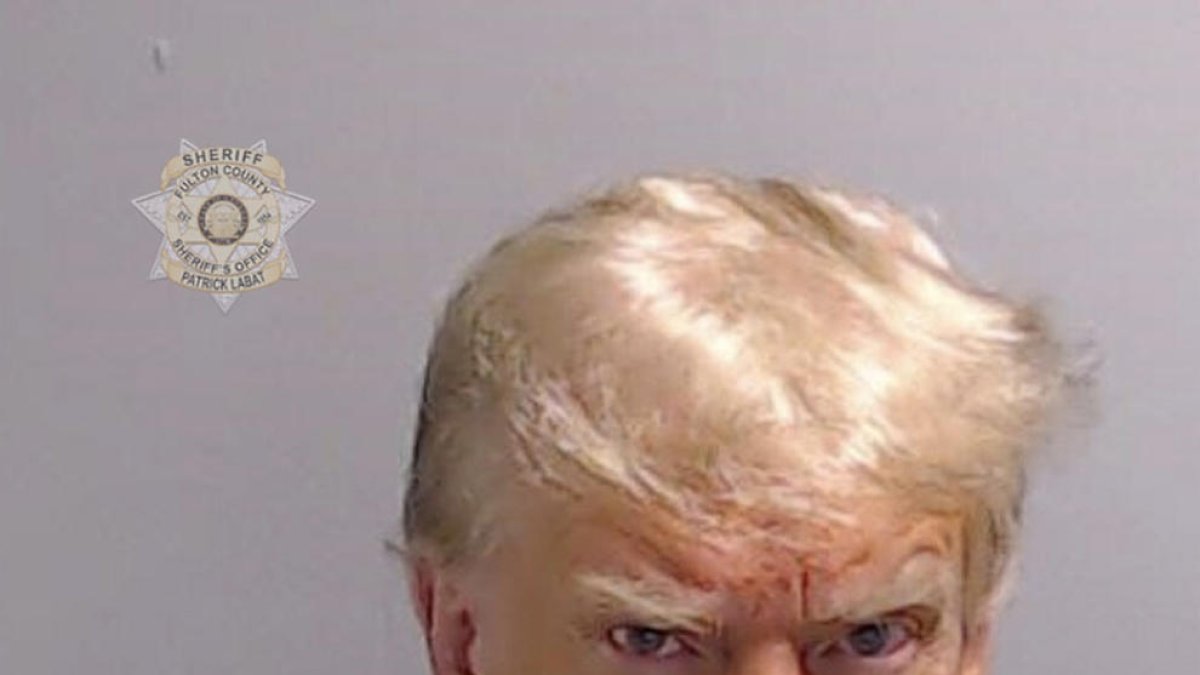 Fotografía de la ficha policial de Donald Trump.