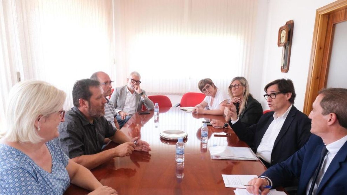 El primer secretari del PSC, Salvador Illa, ha visitat la Mancomunitat d'Aigua de les Garrigues.