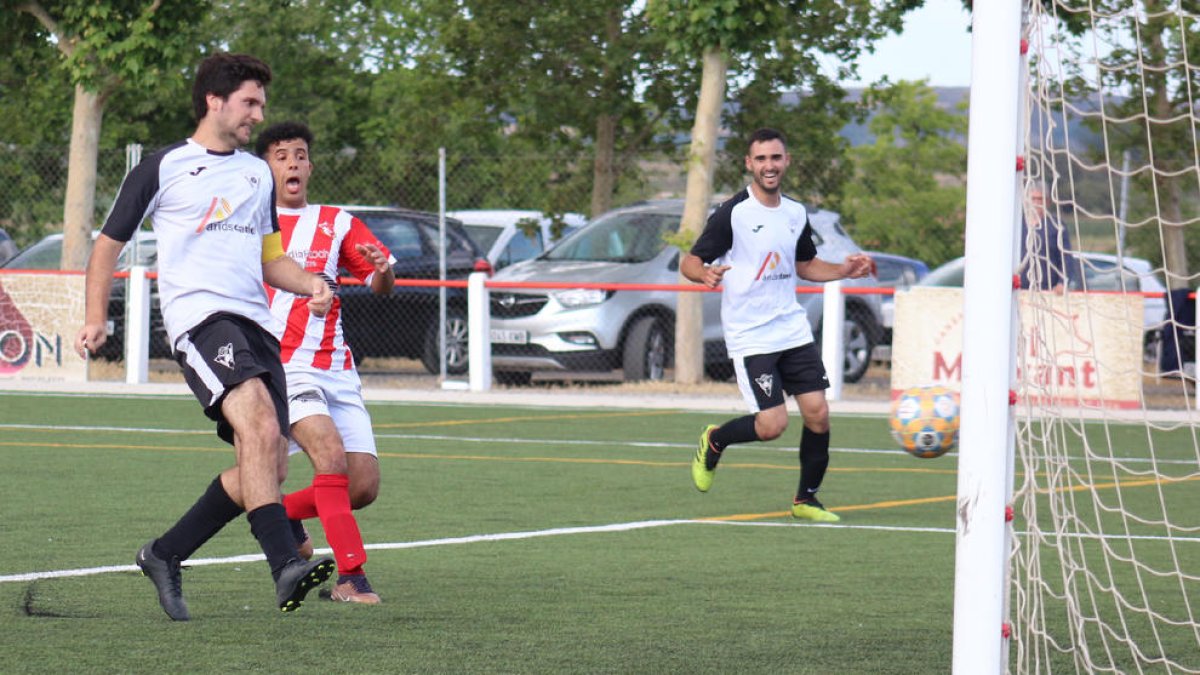 Ignasi, just després de la rematada que va significar el primer gol del partit per al Vallfogona.