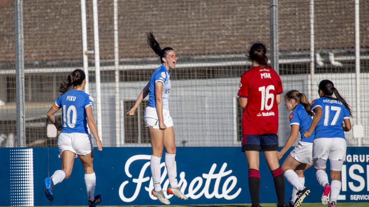 Iris Aixalà celebrando uno de sus seis goles en esta temporada.