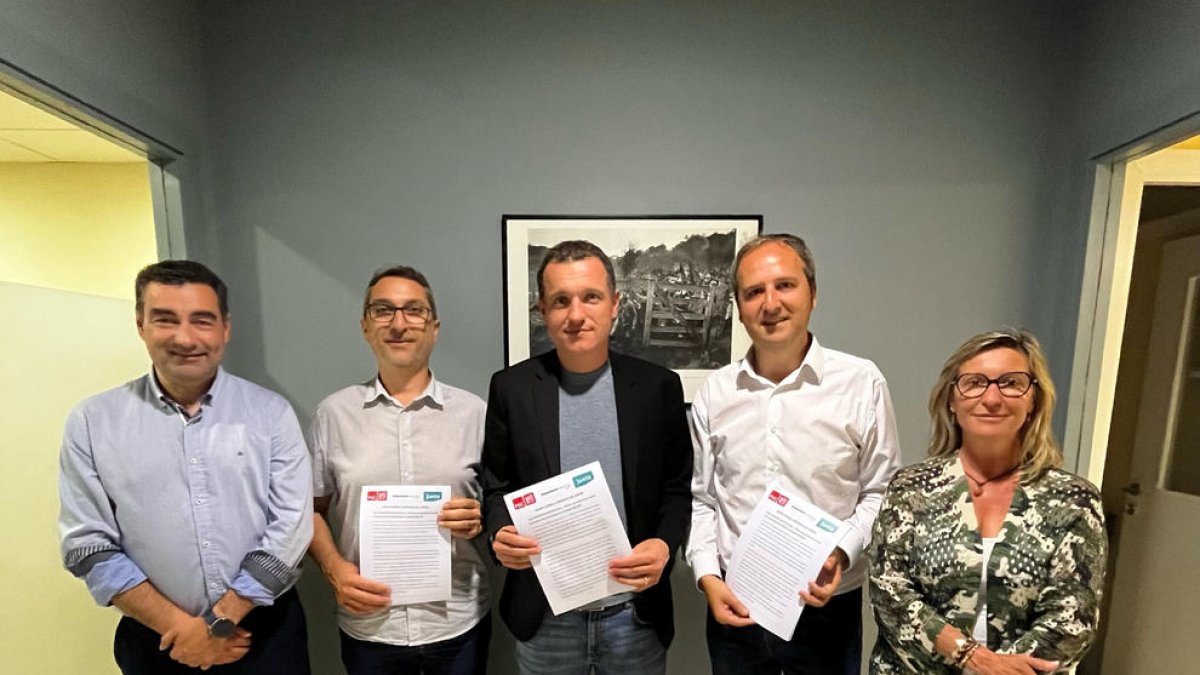 Compromís Municipal, format per Junts i Impulsem Lleida, i PSC mostren el pacte de govern al Consell Comarcal del Segrià pel mandat 2023-2027.