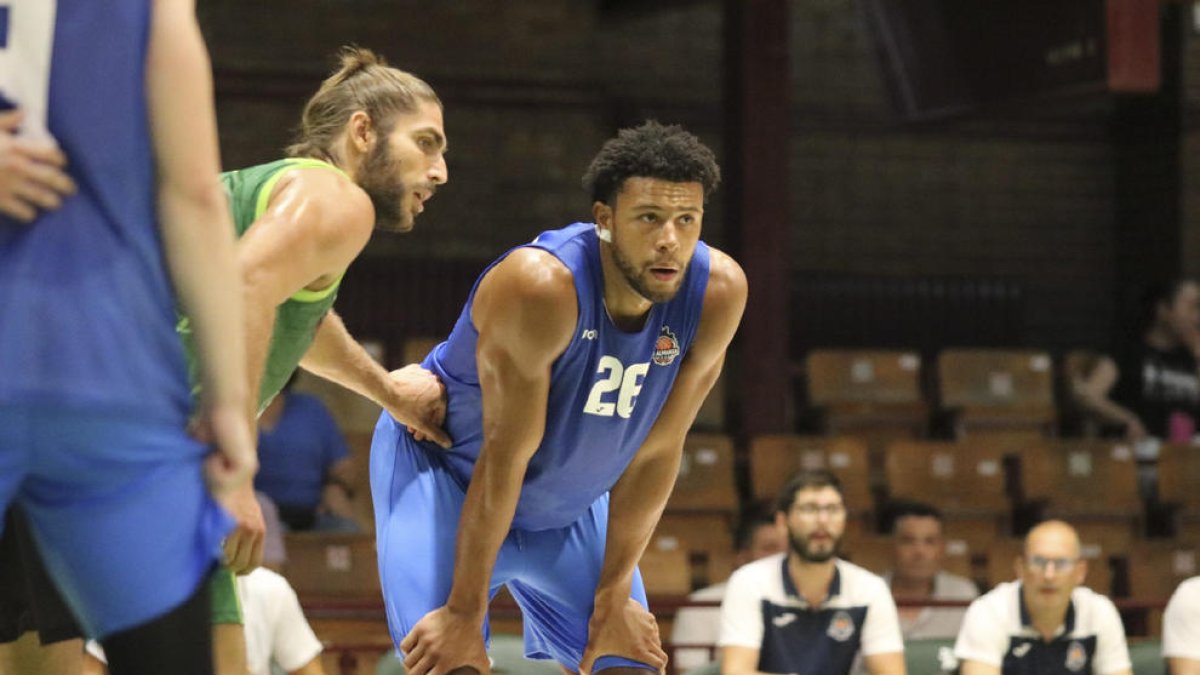 Marvin Ogunsipe, en un partit de la passada temporada amb el CB Almansa.