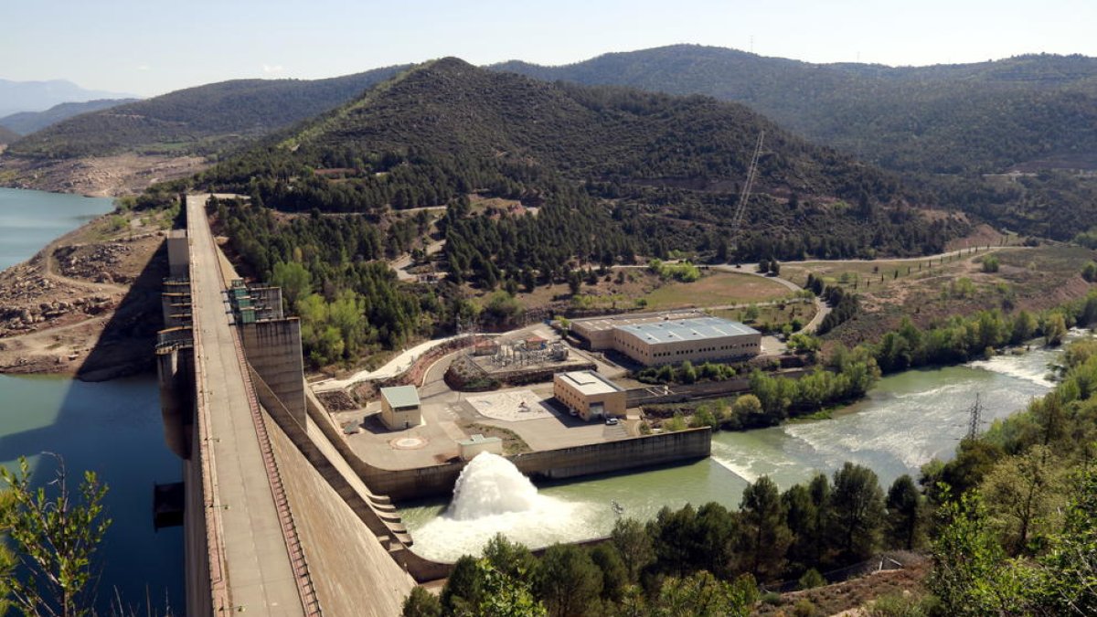 Las reservas de agua de la CHE ya se encuentran por debajo del 50% de la capacidad total de la cuenca