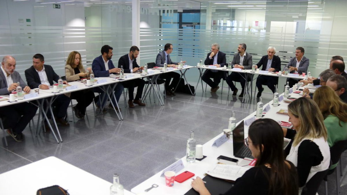 Encuentro del IRTA con agentes territoriales de Ponent y el Pirineo en el Fruitcentre de l'IRTA en Lleida.