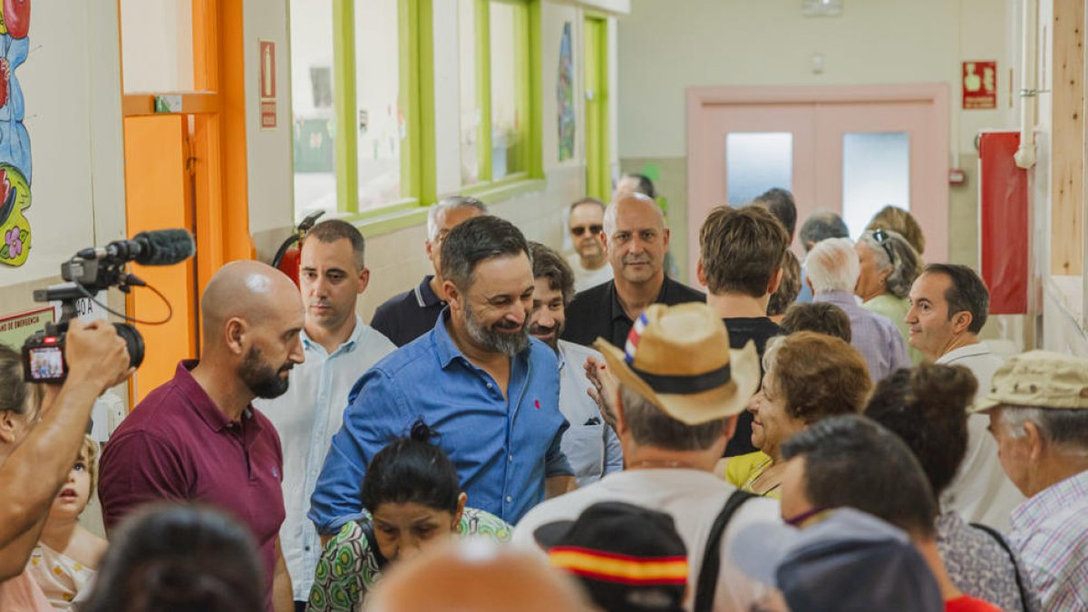 El líder de Vox, Santiago Abascal, al col·legi Cristo Rey de Madrid on va votar aquest 23-J