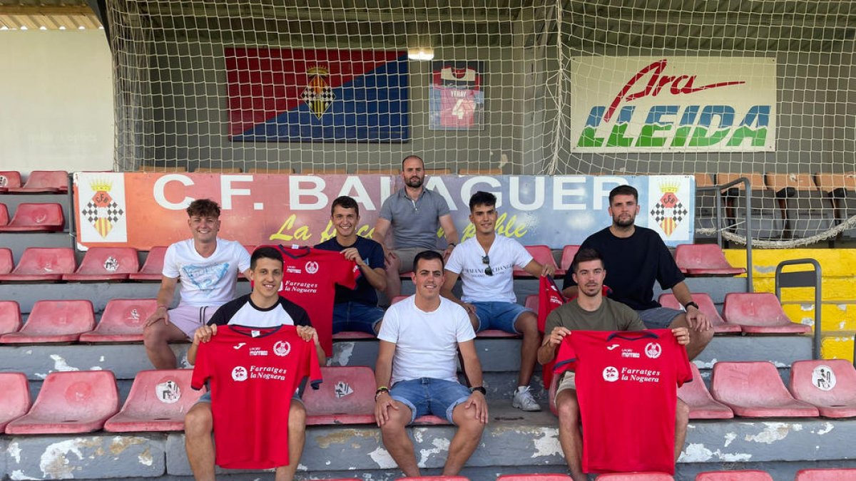 Alguns dels jugadors renovats del Balaguer.
