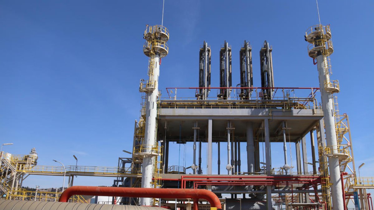 Imatge del moll d’amarratge de la planta de gas Enagás al port de Barcelona.