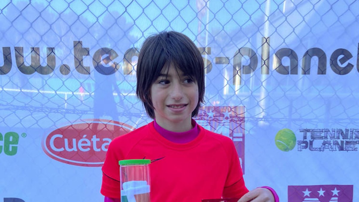 Amadeu Piqué, campeón alevín en Cornellà