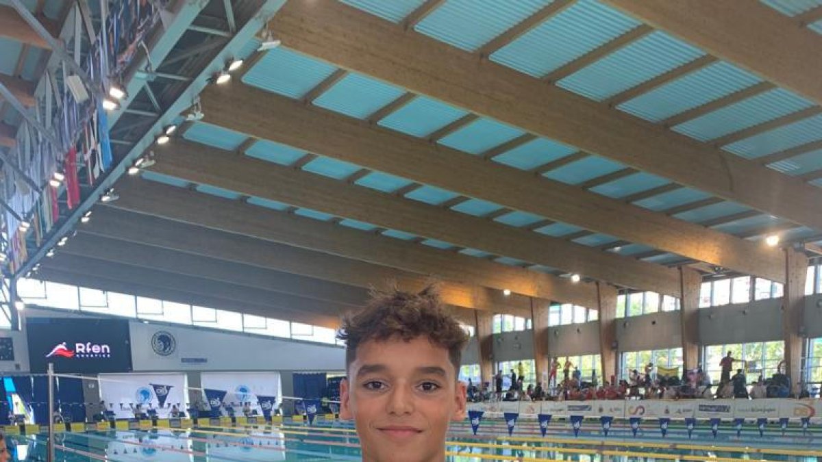 Jordi Carrasco, amb les medalles que ha aconseguit a Sabadell.