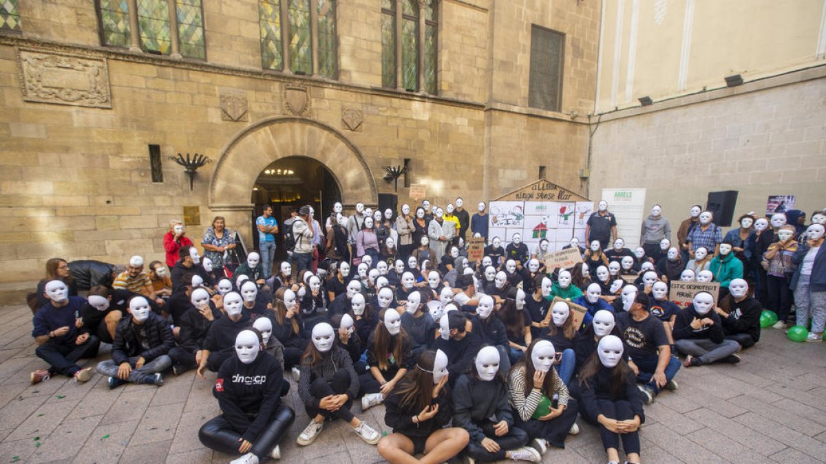 Acció reivindicativa per a les persones sense llar a Lleida.
