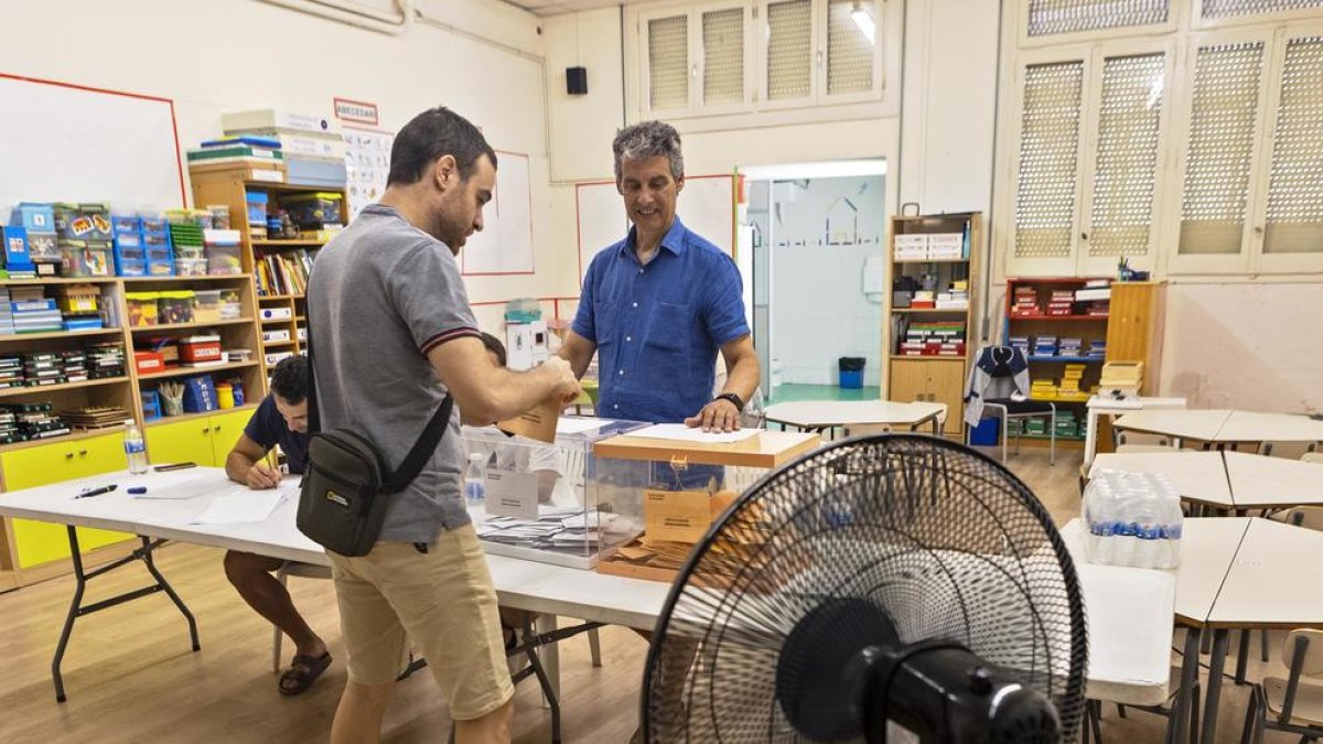 Docents demanen mantenir els ventiladors més enllà del 23-J