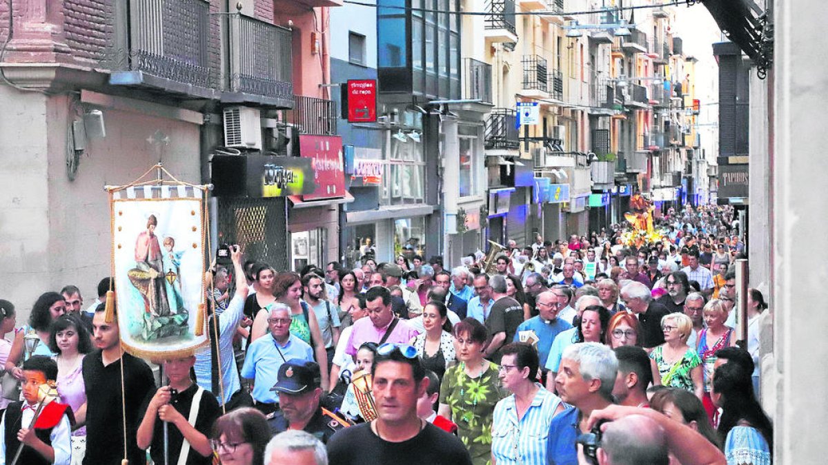 Lleida sale hoy en romería con los farolillos de Sant Jaume