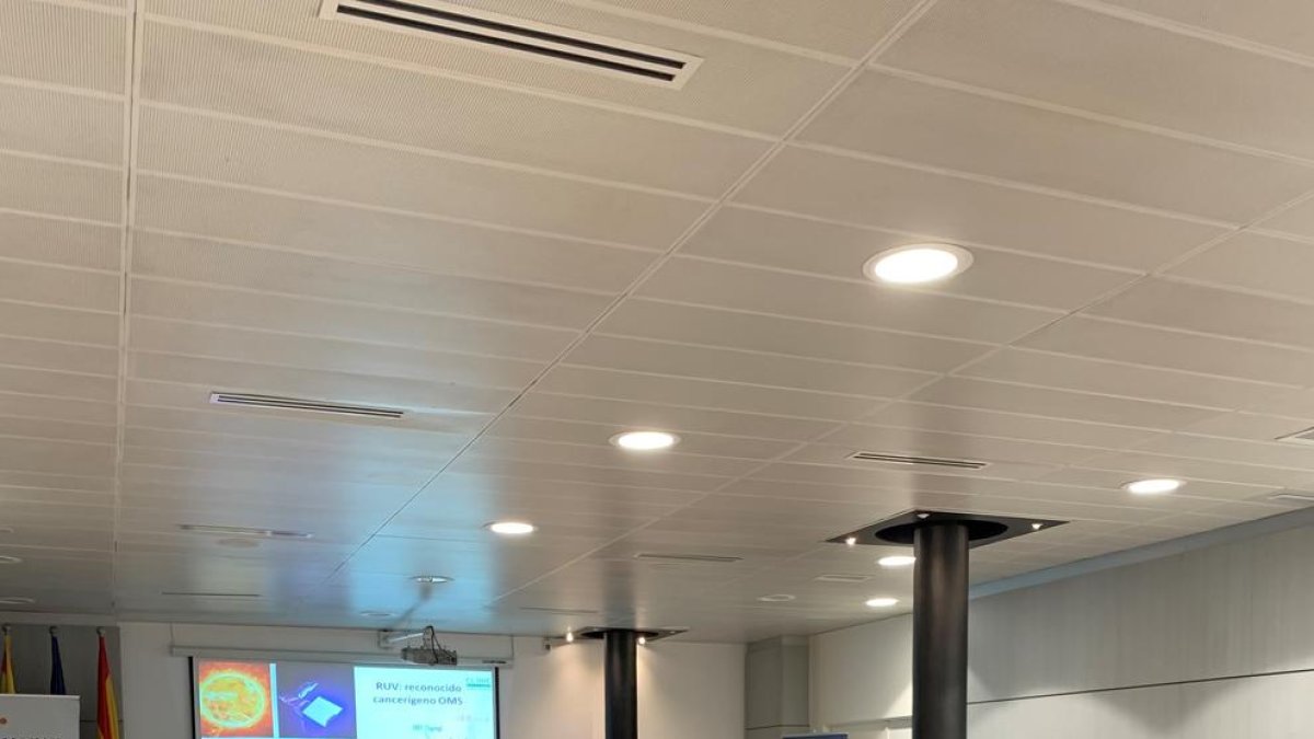 El taller de MiNovAliança con jugadores del Atlètic Lleida Genuine.