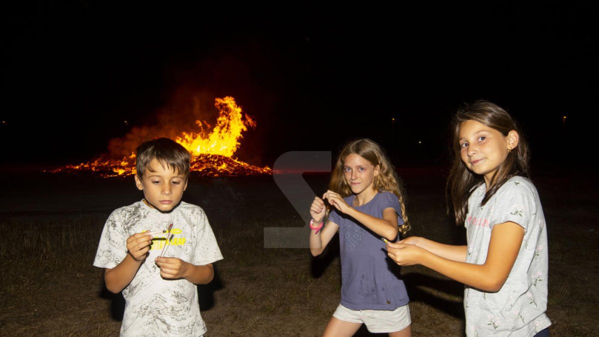 Interior fa una crida a la