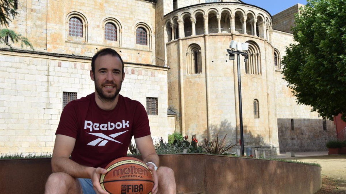 Bernat Canut abandona el Cadí y La Seu d’Urgell, su ciudad natal, para liderar un proyecto ambicioso en el Girona, uno de los grandes.
