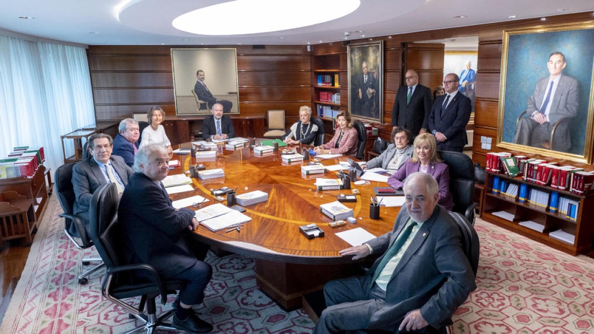 Ple del Tribunal Constitucional, actualment format per sis homes i cinc dones, el 24 de gener.